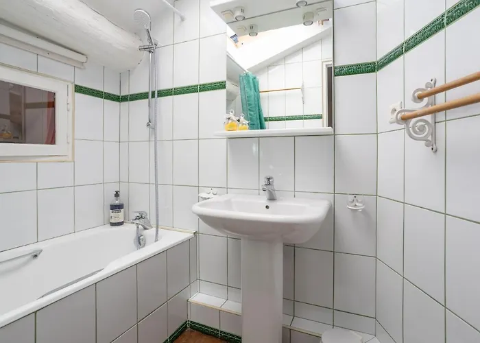 Petit Paradis Nemausus Νιμ